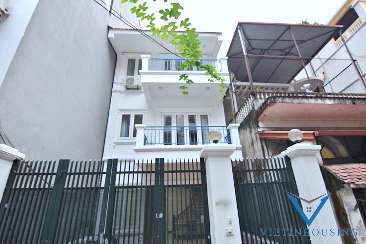 Renovated house for rent in Dang Thai Mai street, Tay Ho