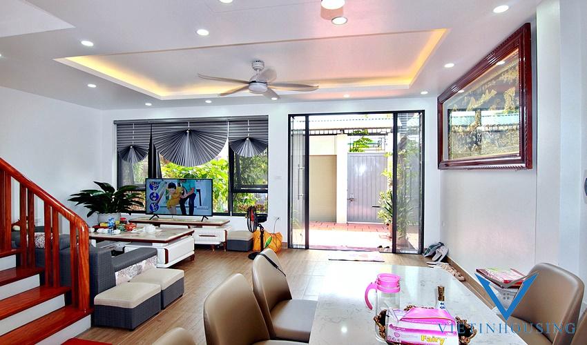 Beautiful green house for rent in An Duong, Tay Ho