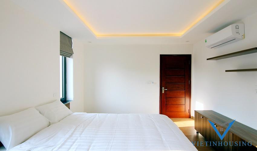 An excellent and charming apartment with 2 bedrooms for rent on Xuan Dieu