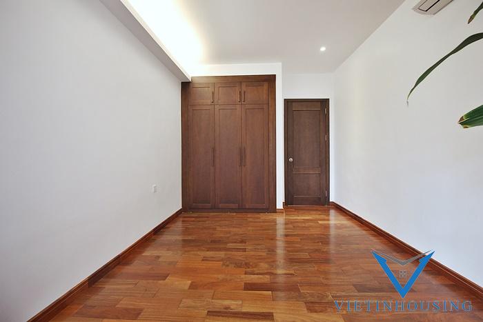 A brand new 03 bedrooms apartment for rent in Tu Hoa st, Tay Ho