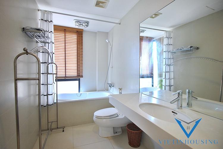 Spacious 1 bedroom apartment for rent in Tu Hoa st, Tay Ho