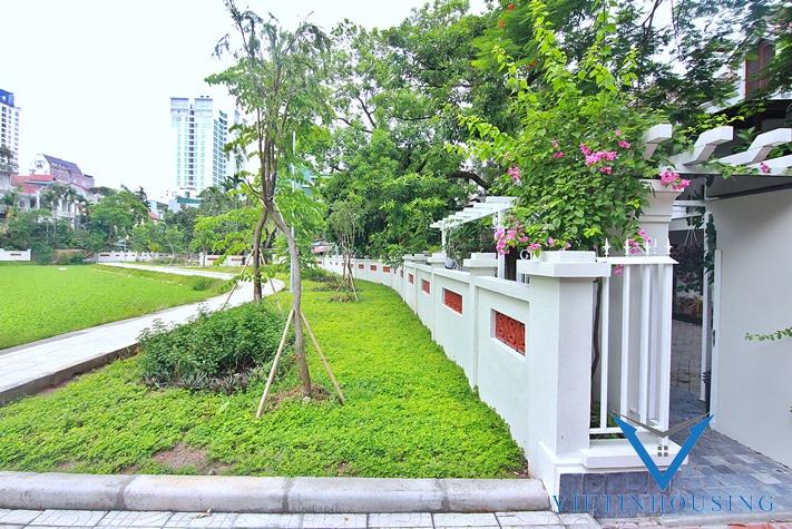 Cosy house with large yard and garden for lease in Xuan Dieu street, Tay Ho, Hanoi