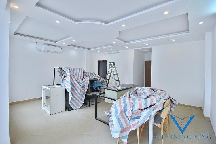 An office for rent in Au Co street, Tay Ho