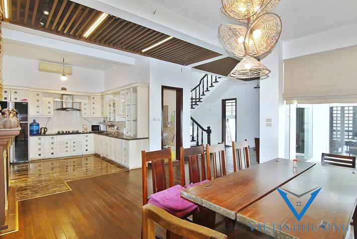 Modern and Elegant Lake view villa for rent in Tay Ho