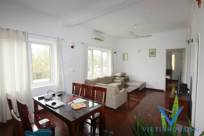 Old style apartment with natural light in Tu Hoa st for rent