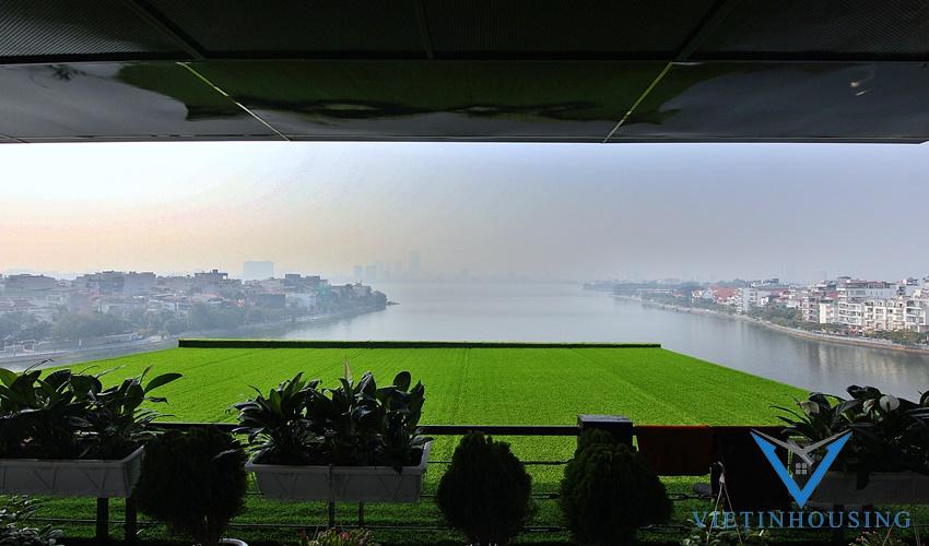 A breaking view and gorgeous balcony  4 bed / 3 bath apartment for rent on Xuan Dieu, Tay Ho, Hanoi