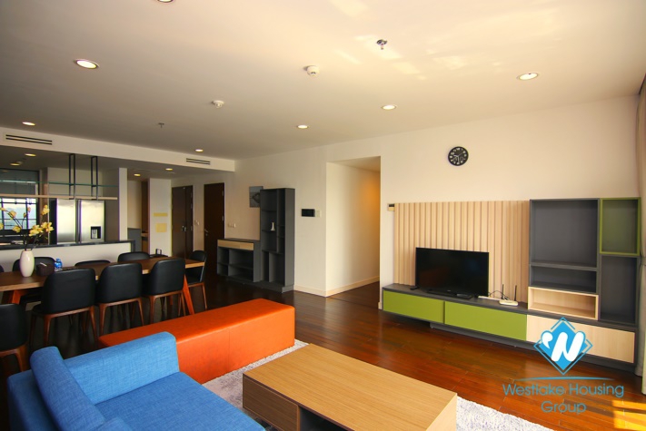 A Luxury High-End 4 bedrooms apartment for rent in Lancaster