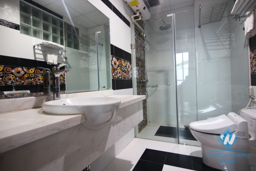 Nice and clean apartment for rent in near Lotte building, Ba Dinh district 