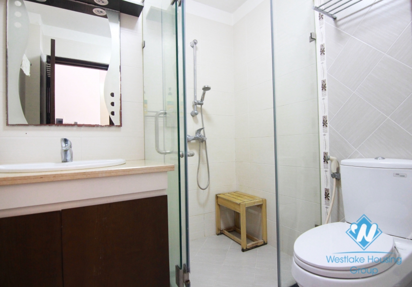 Lovely apartment for rent on Lieu Giai street