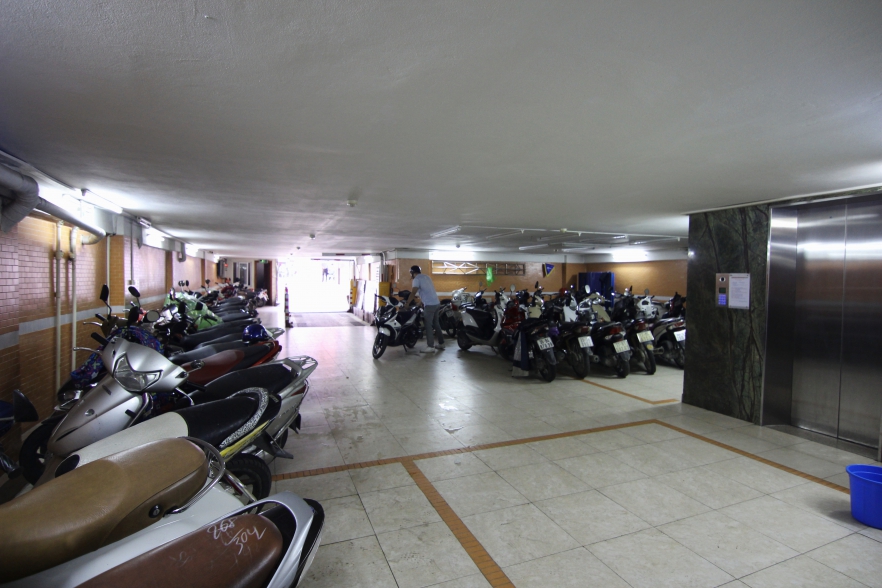 100m2 for office leasing in Ba Dinh district, hot deal: 10USD per sqm 