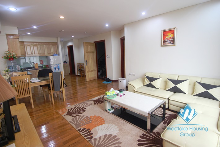 A brightly 2 bedroom apartment for rent in Ba dinh, Ha noi