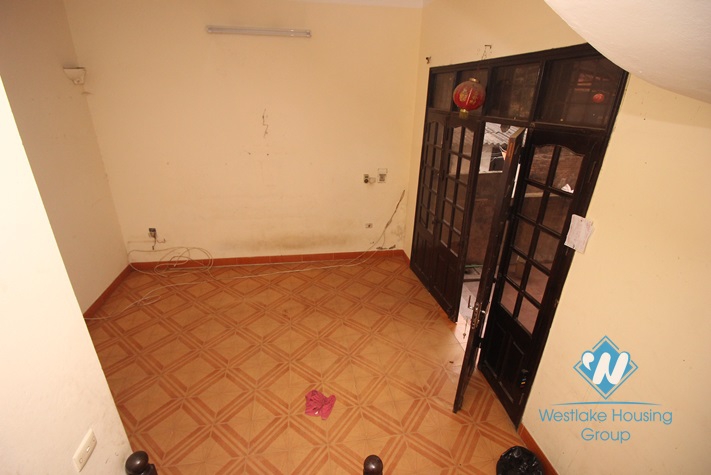 Unfurnished house with big yard for rent in Ba Dinh district, Ha Noi