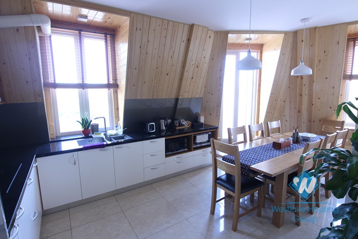Three bedrooms apartment for rent in Dong Da district, Ha Noi
