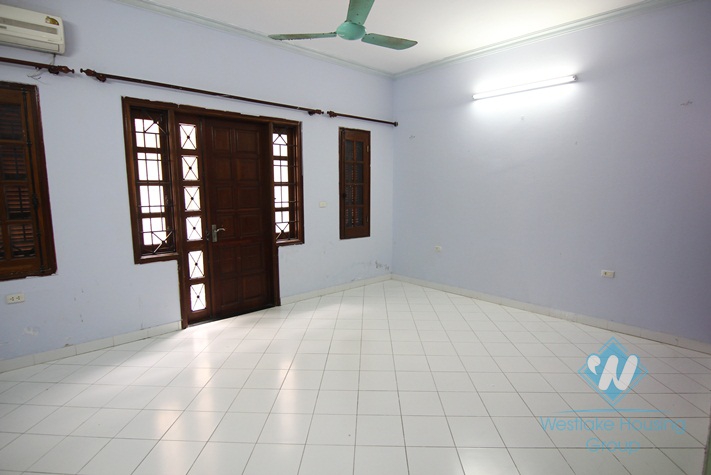 4 floors house for rent in Ba Dinh district, Ha Noi