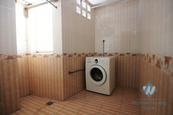 Beautiful and spacious apartment for rent on Doi Can street