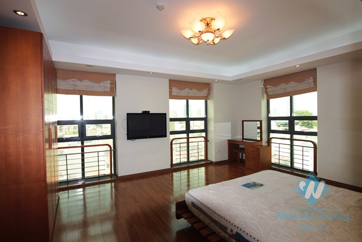Beautiful and spacious apartment for rent on Doi Can street
