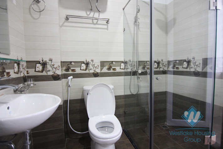 Two bedrooms apartment with cheap price for rent in Ba Dinh