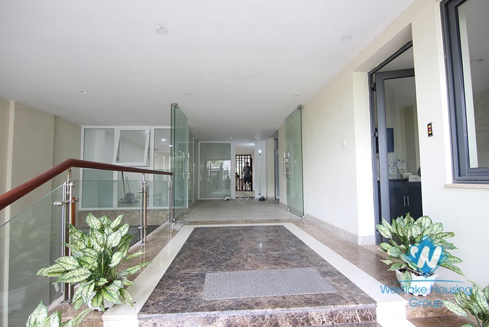 Spacious, modern apartment on Xuan Dieu, Tay Ho, Hanoi