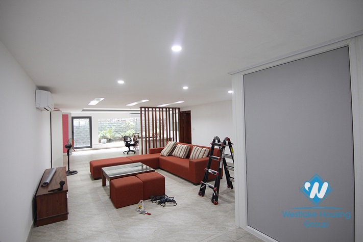 Spacious, modern apartment on Xuan Dieu, Tay Ho, Hanoi