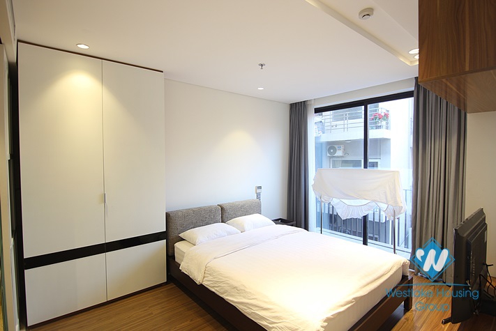 Lake view 02 bedrooms apartment for rent in Tay Ho district 
