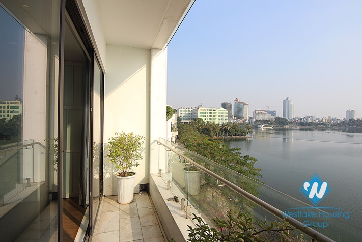 Lake view 02 bedrooms apartment for rent in Tay Ho district 