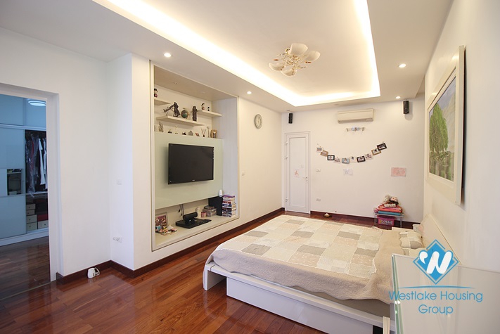 Modern and high quality house for rent in Tay Ho area