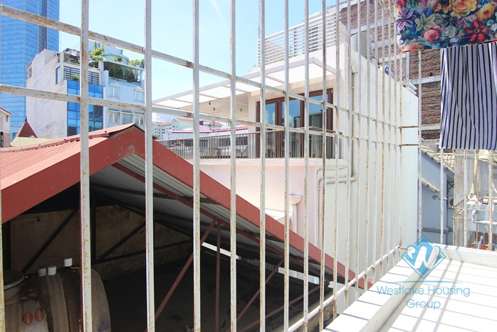 One bedroom apartment for rent in Dao Tan, Ba Dinh, Ha Noi