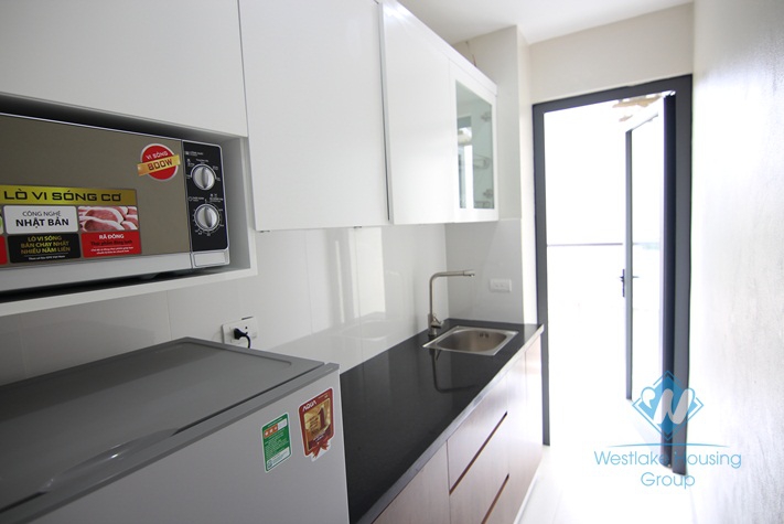 Bright 1 bedrooom apartment in serviced building of Me Tri, Tu Liem district 