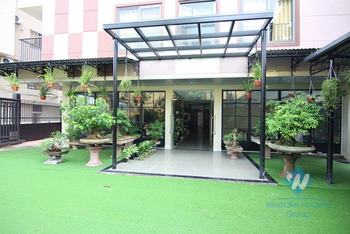 Bright 1 bedrooom apartment in serviced building of Me Tri, Tu Liem district 