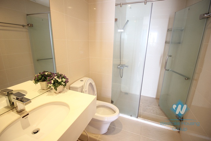A high floor, modern apartment for rent in Skycity Towers, Lang Ha, Dong Da, Hanoi