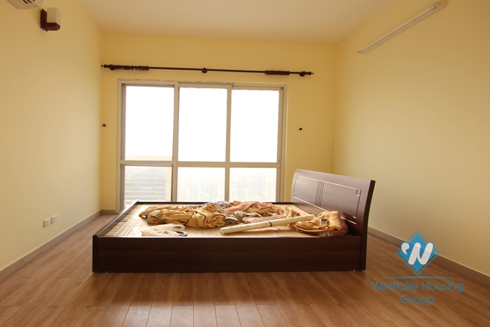 Unfurnished and spacious apartment for rent in Ciputra