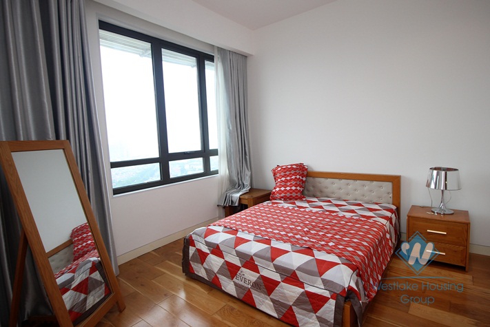 Bright and spacious apartment in IPH building for rent 