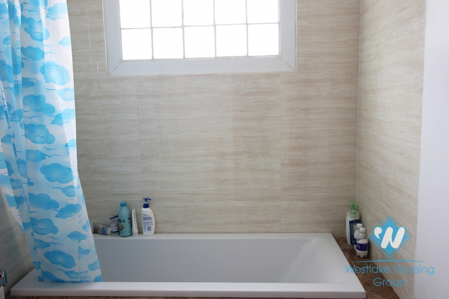 Nice and morden apartment for rent in Pham Huy Thong-Ba Dinh-Ha Noi