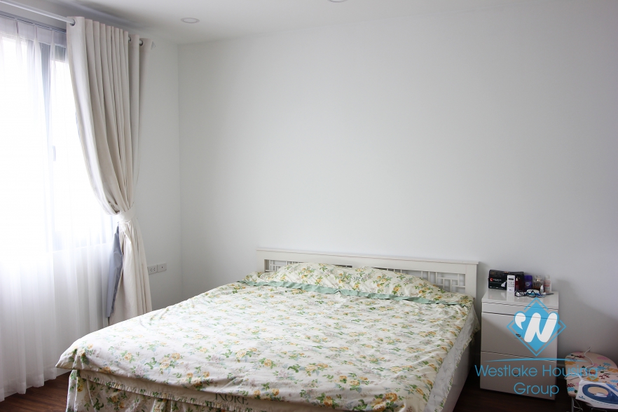 Nice and morden apartment for rent in Pham Huy Thong-Ba Dinh-Ha Noi