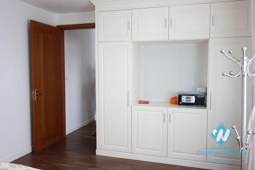 Nice and morden apartment for rent in Pham Huy Thong-Ba Dinh-Ha Noi