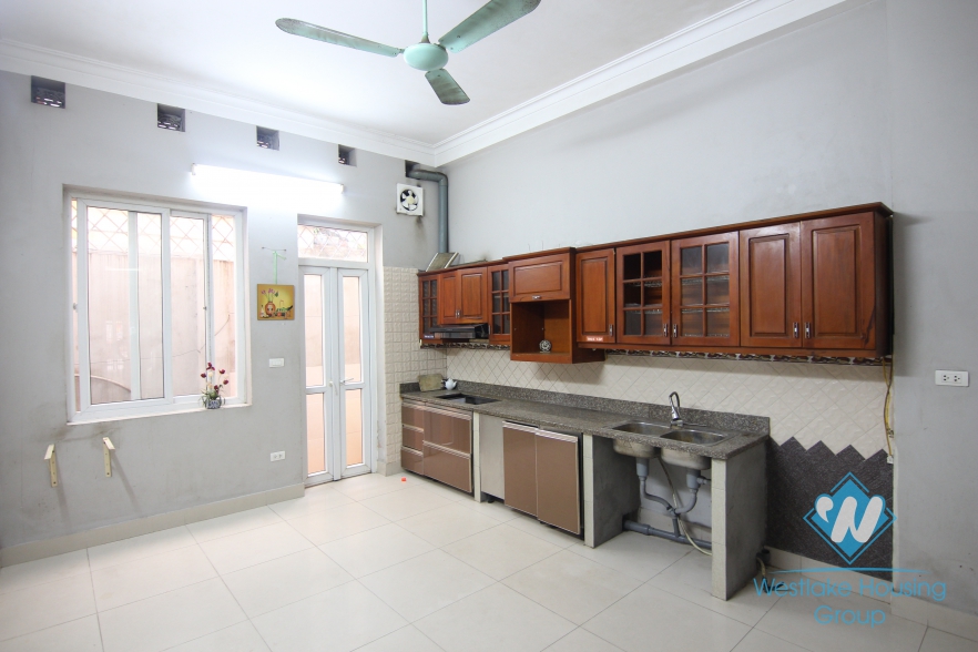 Spacious building for leasing office in Ba Dinh, Hanoi