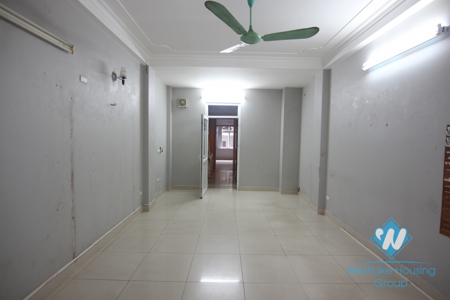 Spacious building for leasing office in Ba Dinh, Hanoi