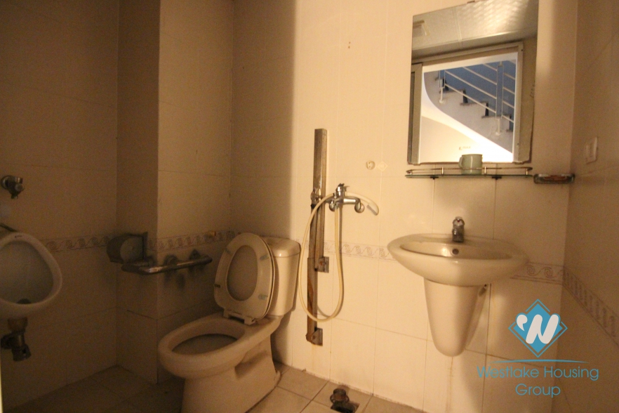 Spacious building for leasing office in Ba Dinh, Hanoi