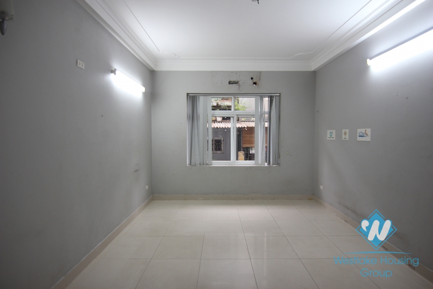 Spacious building for leasing office in Ba Dinh, Hanoi