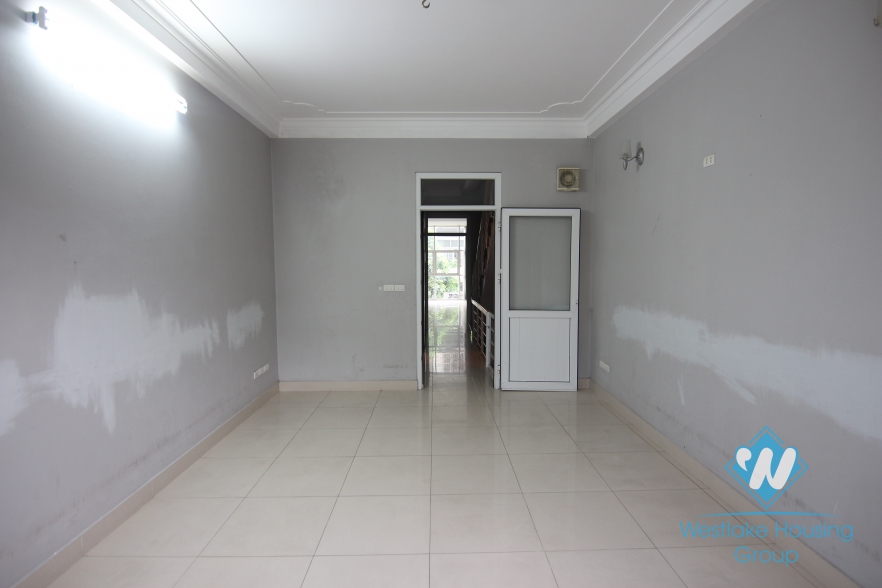 Spacious building for leasing office in Ba Dinh, Hanoi