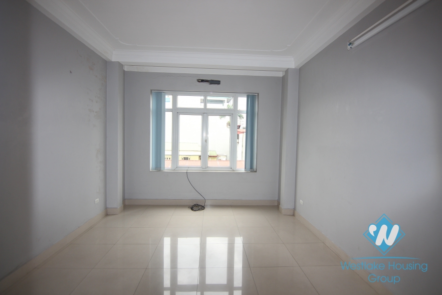 Spacious building for leasing office in Ba Dinh, Hanoi