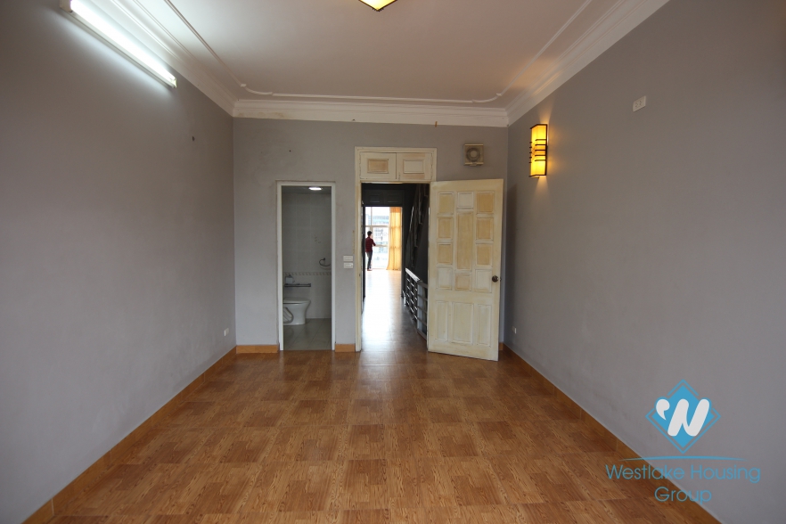 Spacious building for leasing office in Ba Dinh, Hanoi