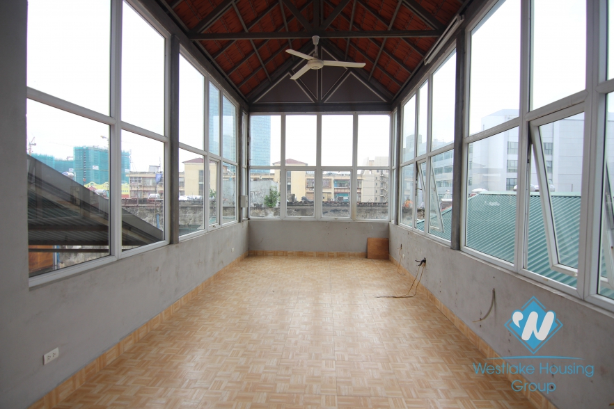 Spacious building for leasing office in Ba Dinh, Hanoi