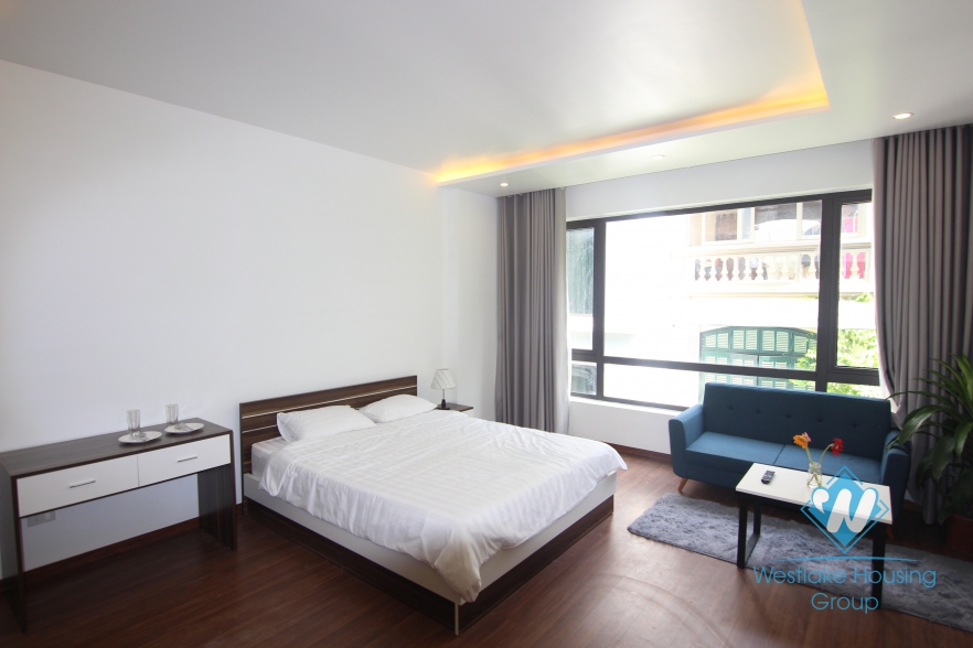 Studio with more natural light for rent in Cau Giay district.