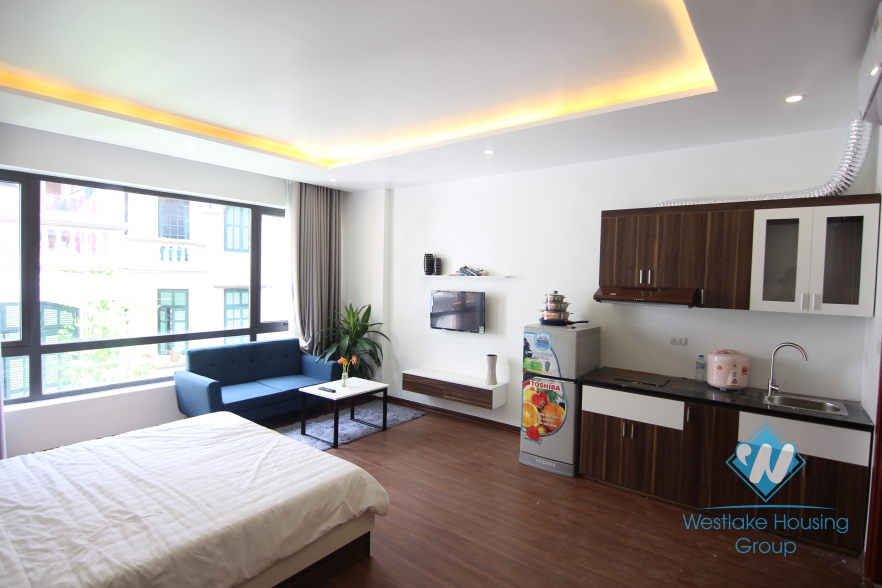 Studio with more natural light for rent in Cau Giay district.