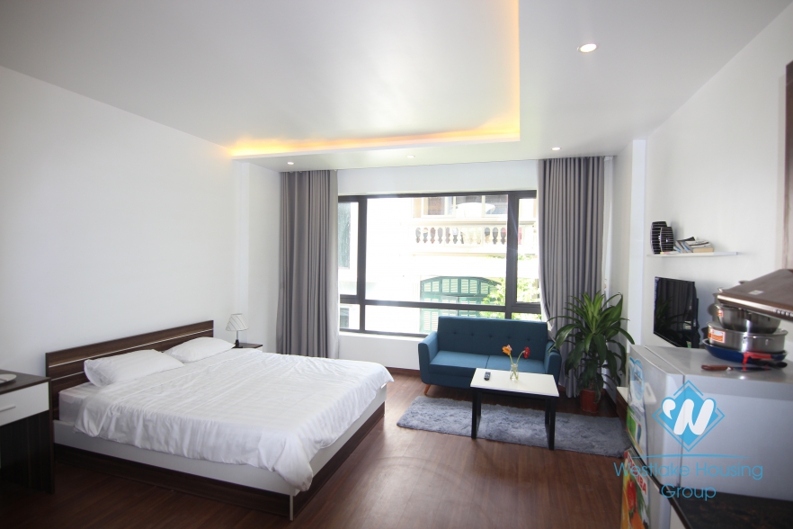 Studio with more natural light for rent in Cau Giay district.