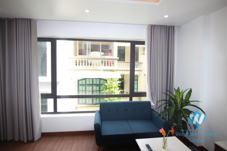 Studio with more natural light for rent in Cau Giay district.