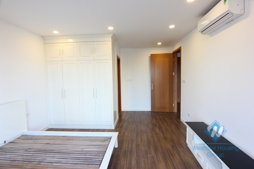  lake view apartment for rent in Ba Dinh area, Near Lotte Building.