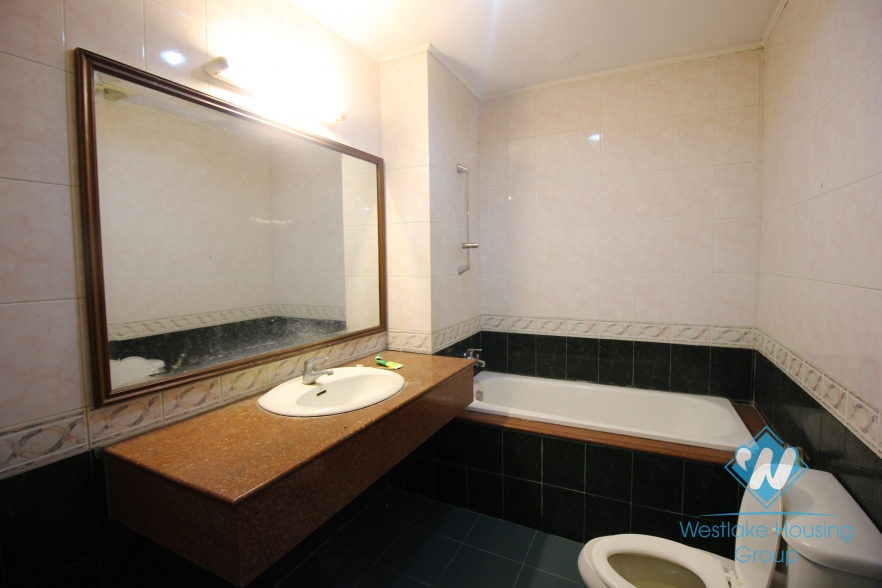 Spacious 1 bedroom apartment for rent in Ba Dinh
