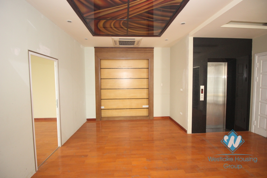 Unfurnished house for rent in Cau Giay district, Ha Noi